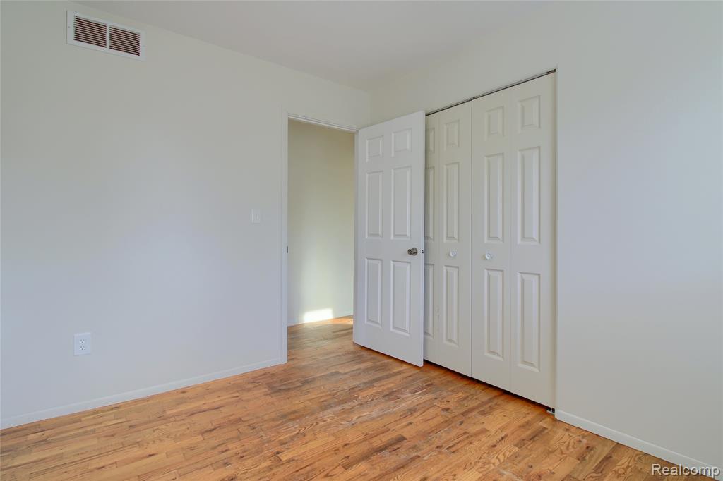 9985 Jackson Lane, Van Buren, MI 48111 — Photo 16