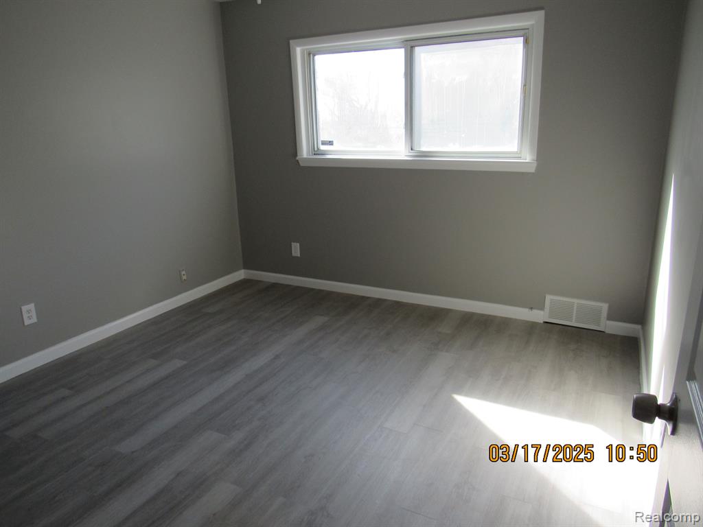 548 EMERSON Avenue, Pontiac, MI 48342 — Photo 4