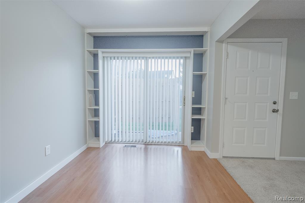 44613 New Hampshire Drive, Clinton Twp, MI 48038 — Photo 11