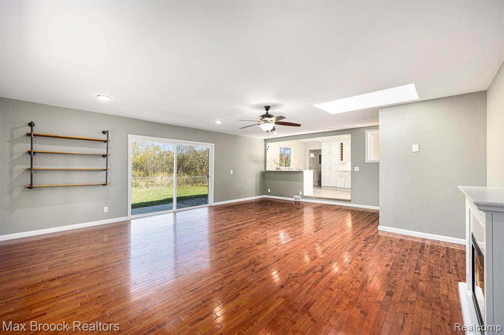 6604 Doyon Drive N, Waterford, MI 48327 — Photo 8
