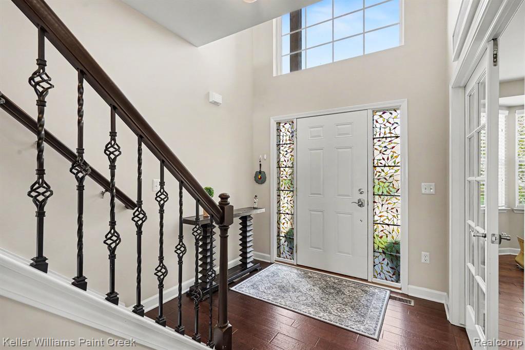 4846 E Stonegate Circle, Lake Orion, MI — Photo 3