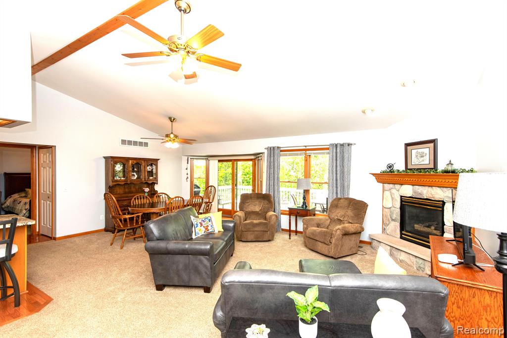 906 VILLAGE Drive, Davison, MI 48423 — Photo 9