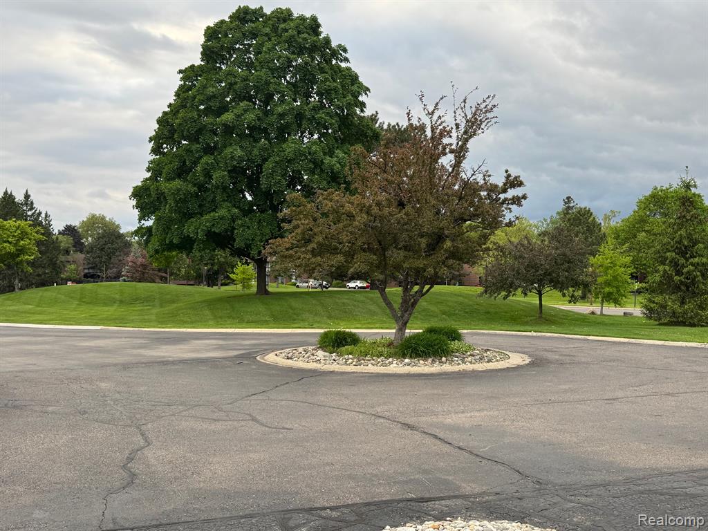 3152 LINDENWOOD Drive, Dearborn, MI 48120 — Photo 19