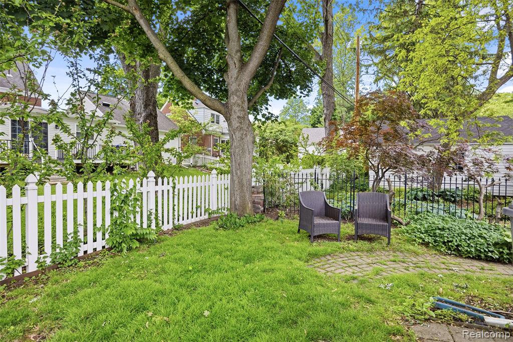 840 Beechmont Street, Dearborn, MI 48124 — Photo 16