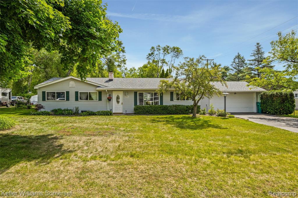 5550 Mary Sue Street, Clarkston, MI — front exterior