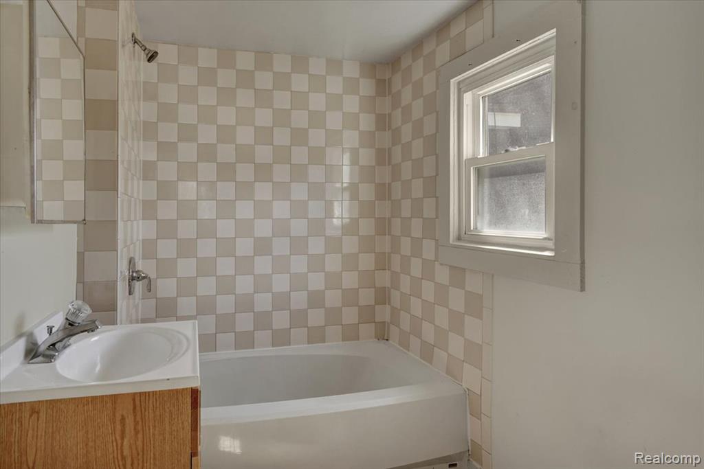 309 12th Street, Port Huron, MI 48060 — Photo 14