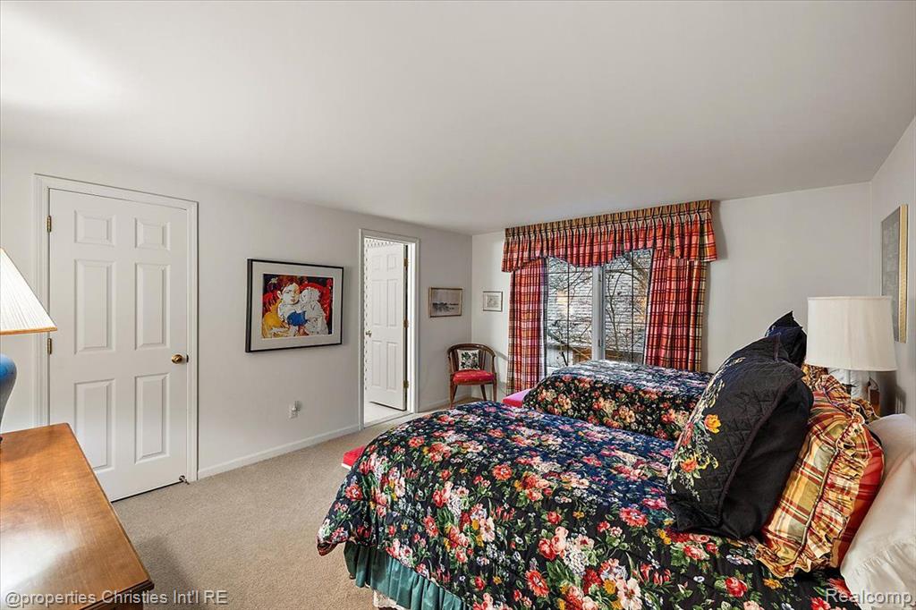 5579 Pine Brooke Court, Bloomfield Hills, MI 48304 — Photo 36