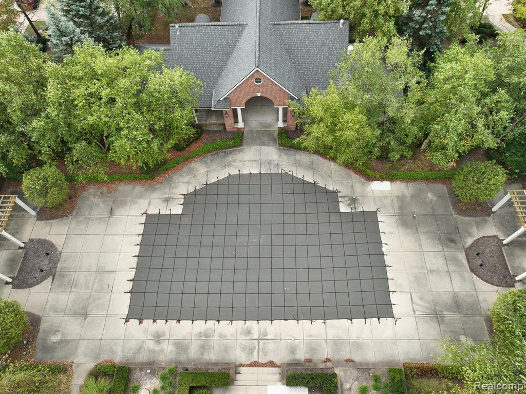 27104 CHESAPEAKE Circle, Walled Lake, MI 48390 — Photo 36
