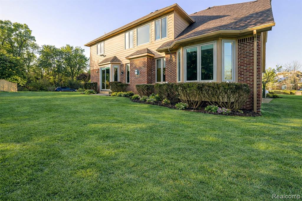 7364 Essex Drive, West Bloomfield, MI — Photo 83