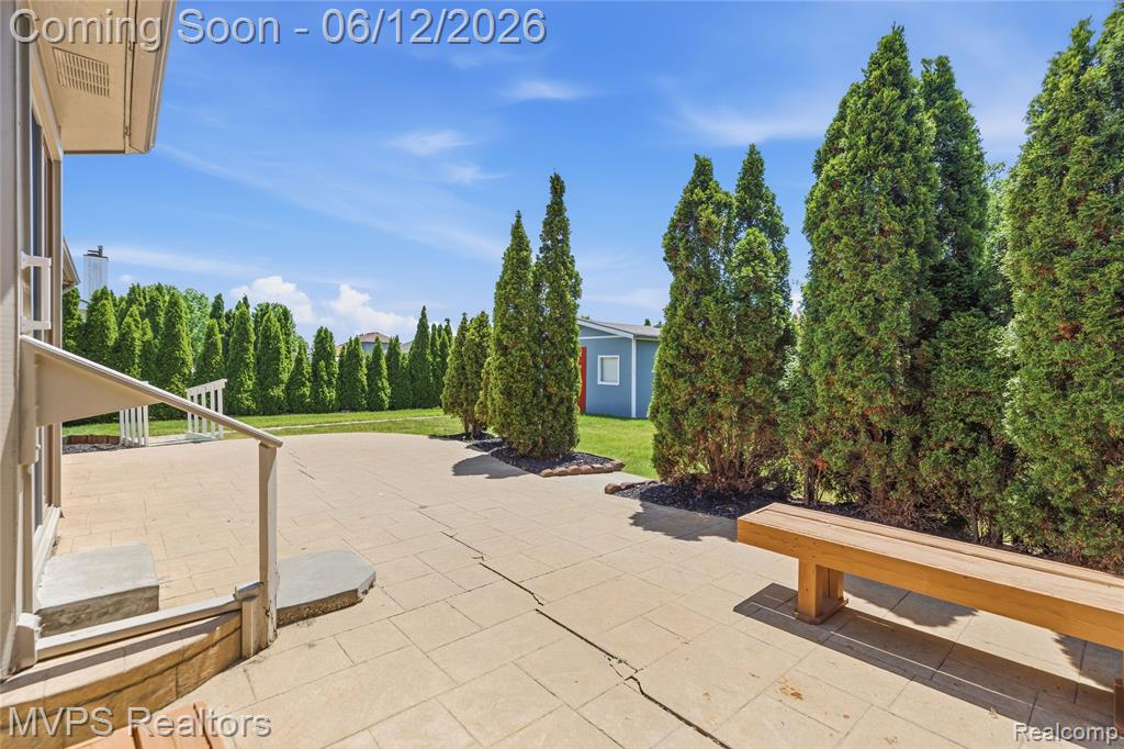 21618 Sue Ellen Drive, Macomb, MI 48044 — Photo 24