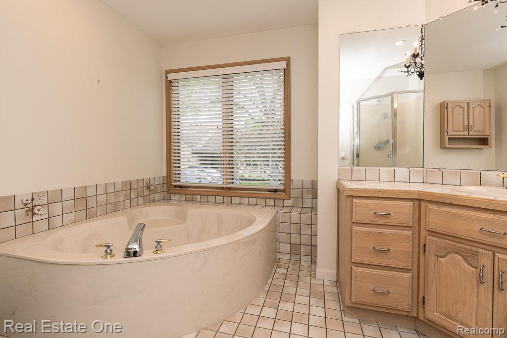 8187 Sawgrass Trail, Grand Blanc, MI 48439 — Photo 29