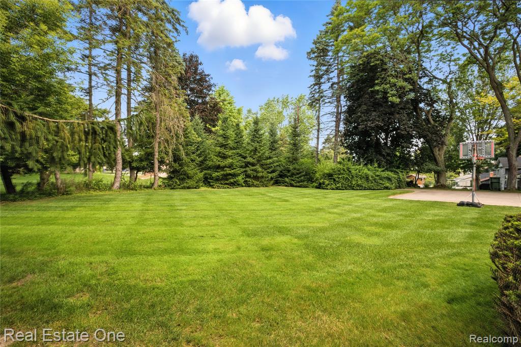 604 Longford Drive, Rochester Hills, MI 48309 — Photo 37