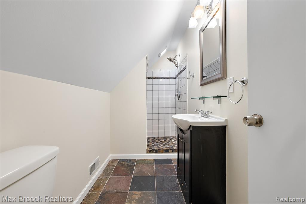 929 Cambridge Road, Berkley, MI 48072 — Photo 11