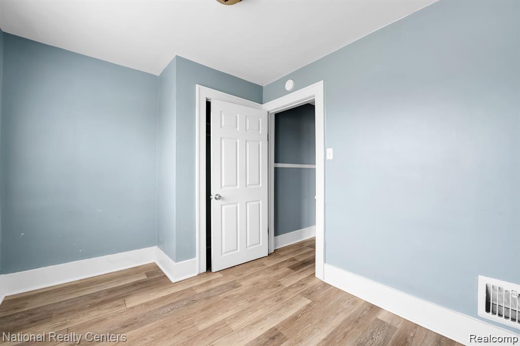 39 E Brockton Avenue, Madison Heights, MI 48071 — Photo 17