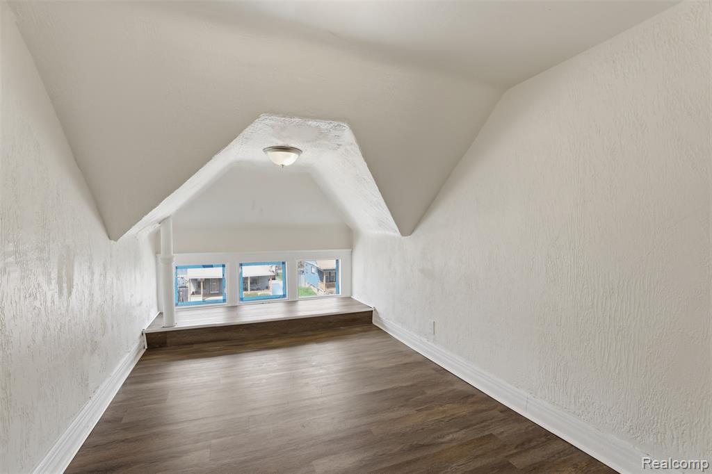 839 Webb Street, Detroit, MI 48202 — Photo 32