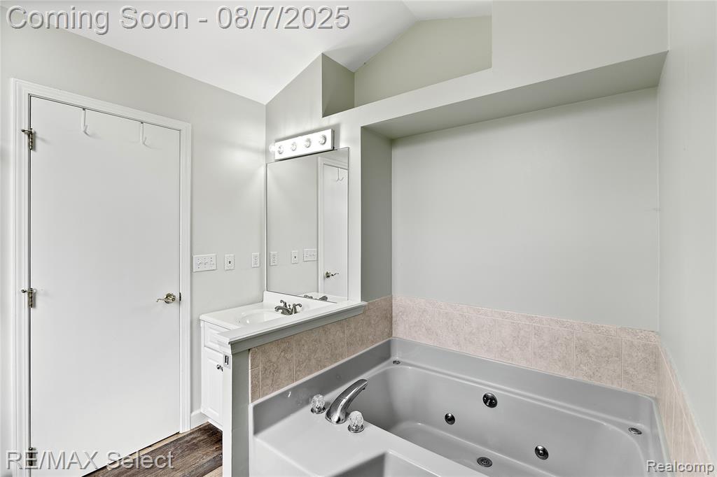 8052 Rose Lane, Goodrich Vlg, MI — Photo 25