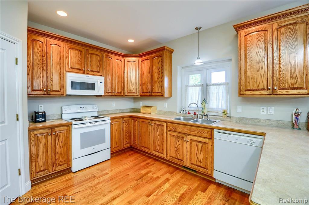 8441 MAPLEVIEW Drive, Davison, MI 48423 — Photo 14