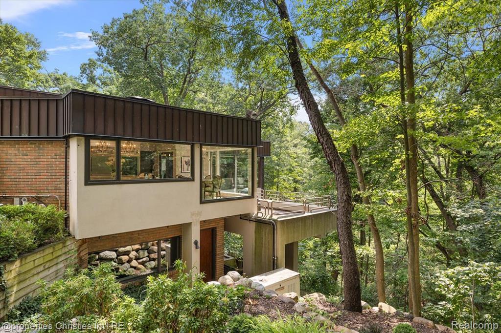 4647 Private Lake Drive, Bloomfield Hills, MI 48301 — Photo 21