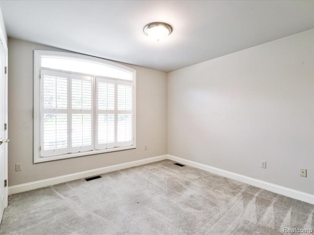 3084 Aberdeen Court, Port Huron, MI 48060 — Photo 20