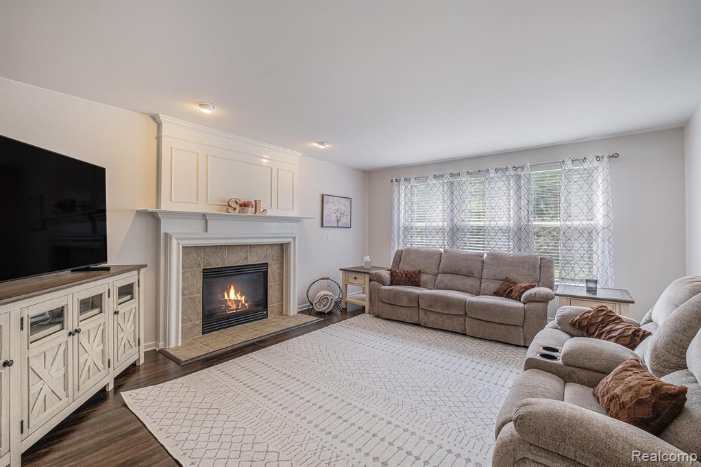 894 Canyon Creek Drive, Holly, MI 48442 — Photo 8