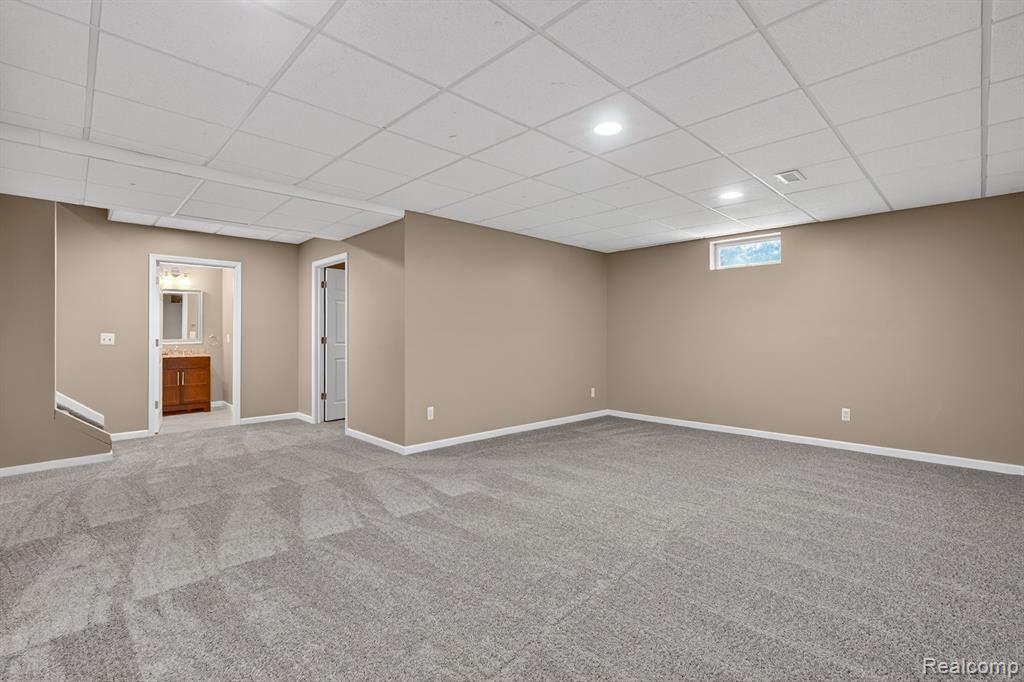 5195 Wyndham Place, Fenton, MI 48430 — Photo 28