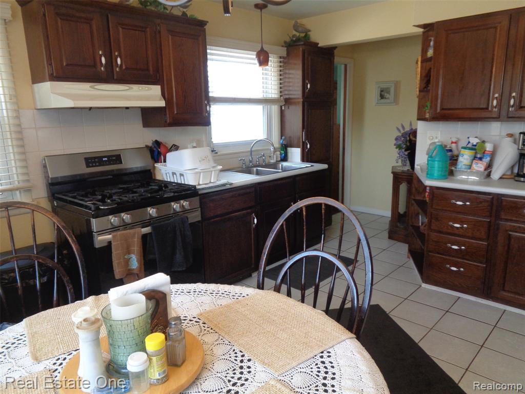 28450 Pontiac Trail, South Lyon, MI 48178 — Photo 2