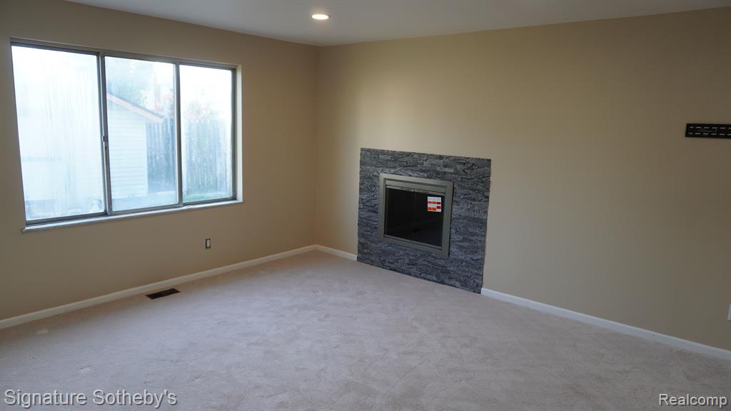 4415 FOX HILL Drive, Sterling Heights, MI 48310 — Photo 12
