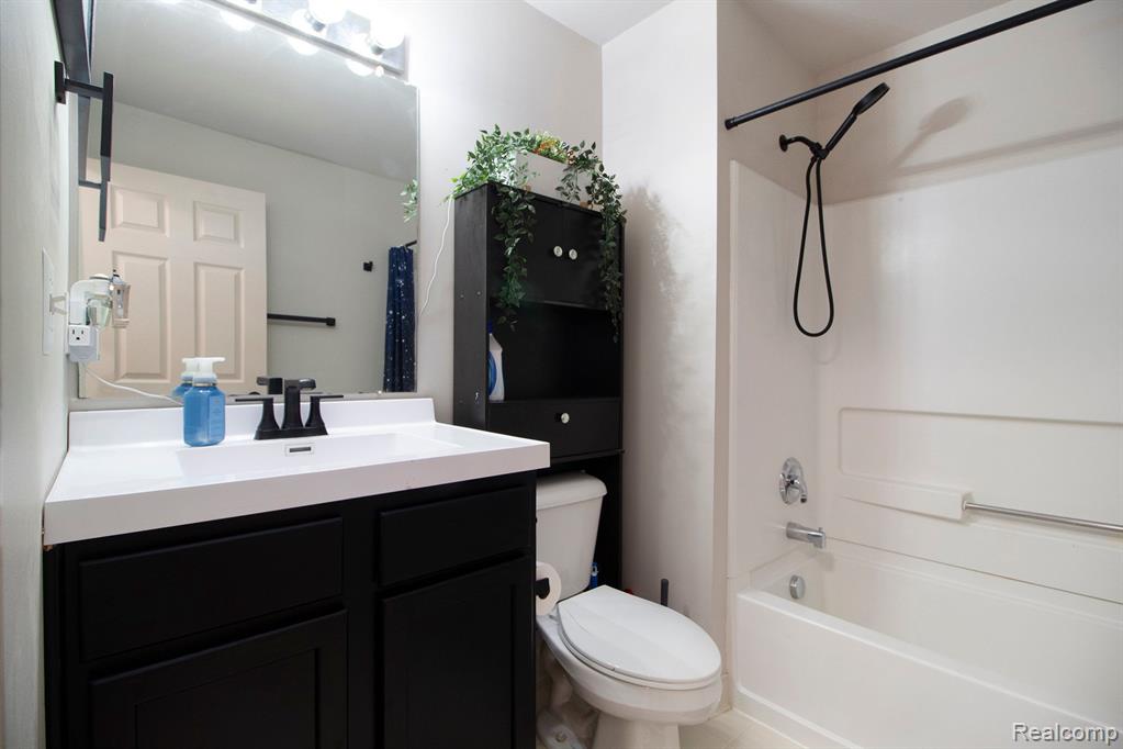 47935 Cardiff Avenue, Canton, MI 48188 — Photo 28