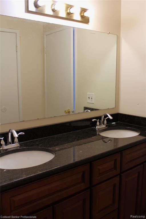 6586 CARRIAGE HILLS Drive, Canton, MI 48187 — Photo 23