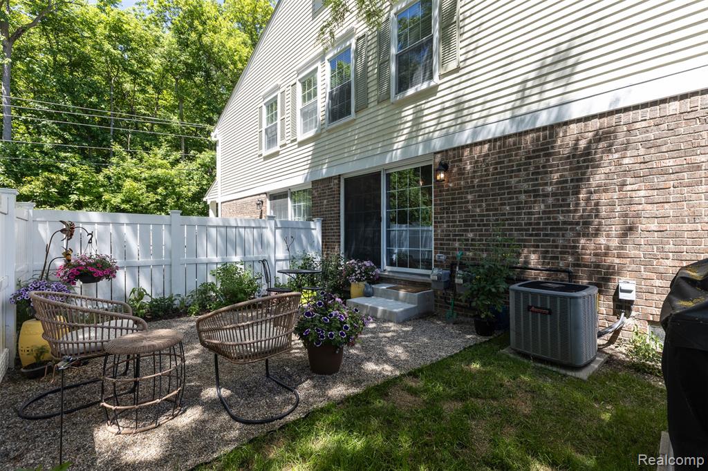 42126 Pellston Drive, Northville, MI 48167 — Photo 23