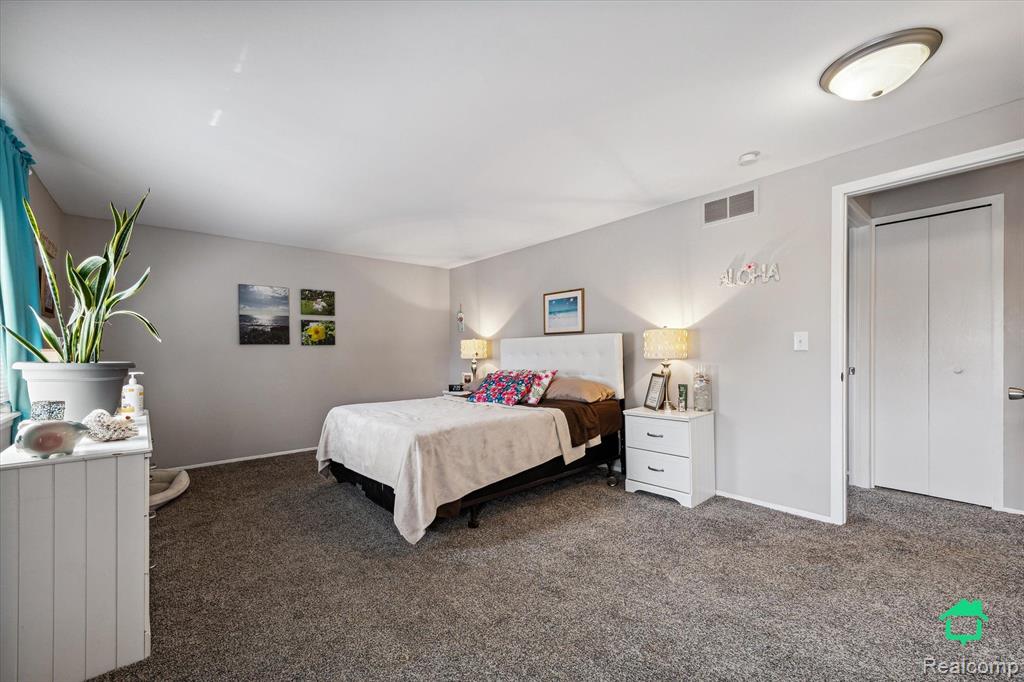 37675 Colonial Drive, Westland, MI — Photo 23
