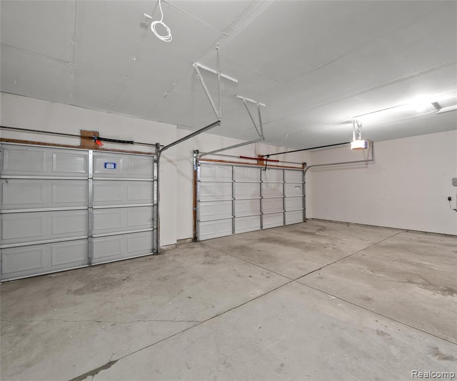 5864 Willow Ridge Drive, Ypsilanti, MI 48197 — Photo 49