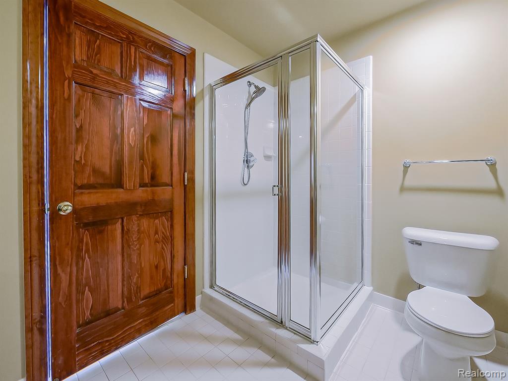 7364 Essex Drive, West Bloomfield, MI — Photo 53