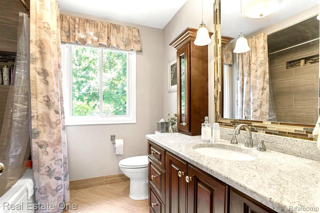 46322 HOUGHTON Drive, Shelby Twp, MI 48315 — Photo 24