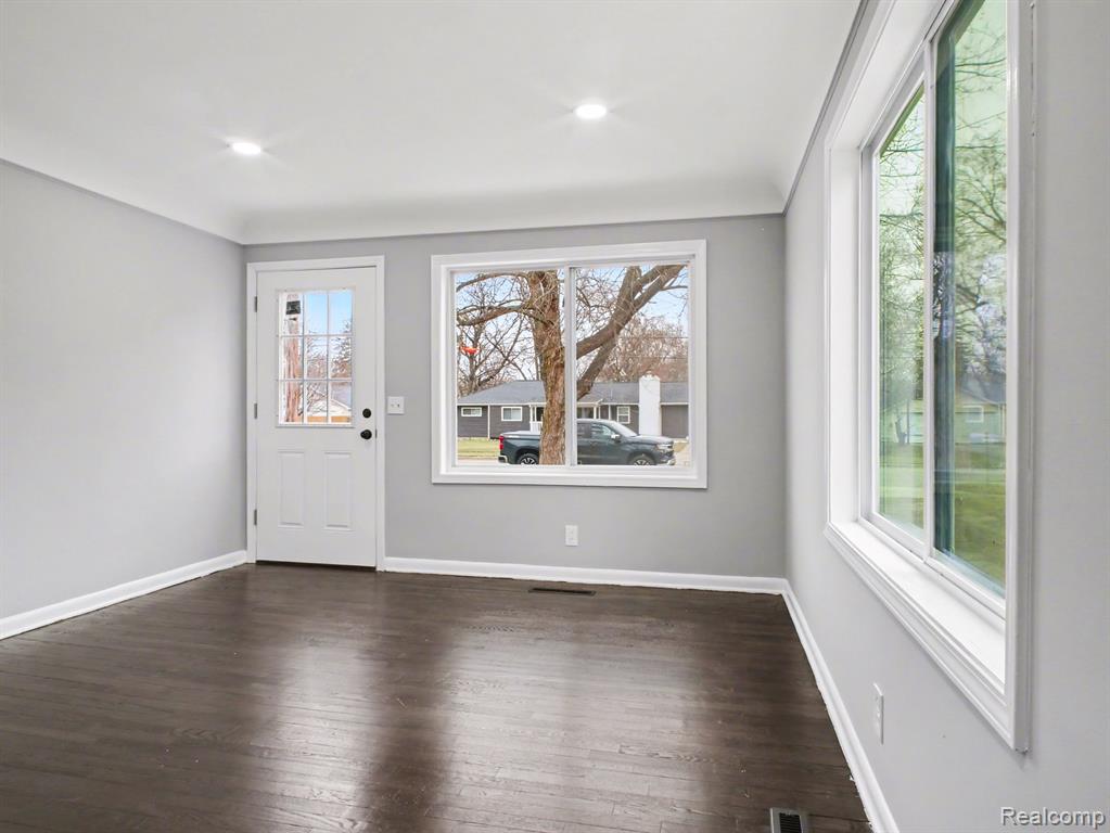 259 N Genesee Street, Montrose, MI 48457 — Photo 6