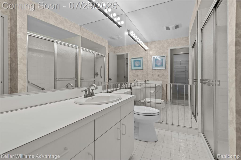 6660 Ridgefield Circle, 104, West Bloomfield, MI — Photo 22