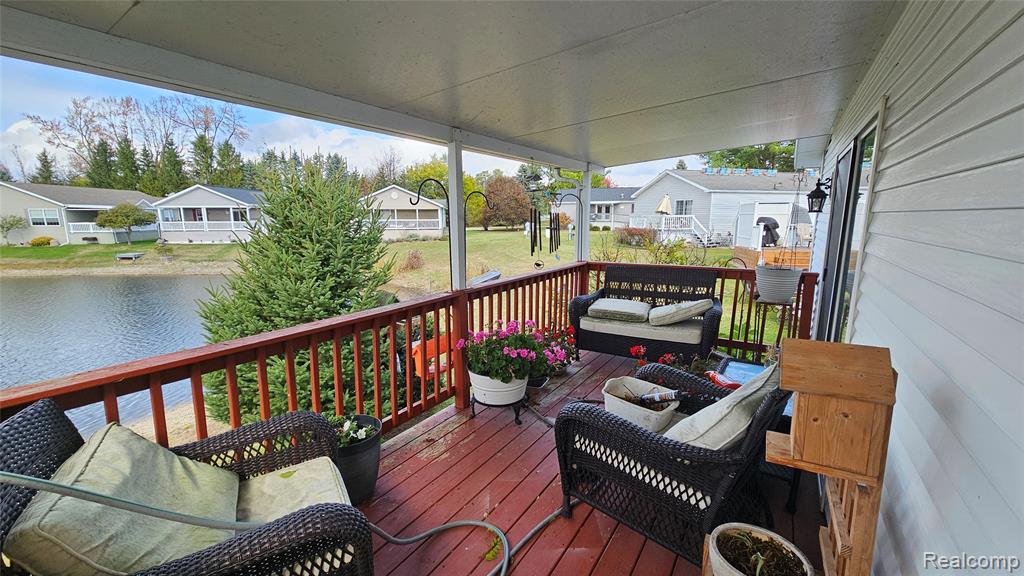 115 Pine Lakes Drive W, Lapeer, MI 48446 — Photo 2