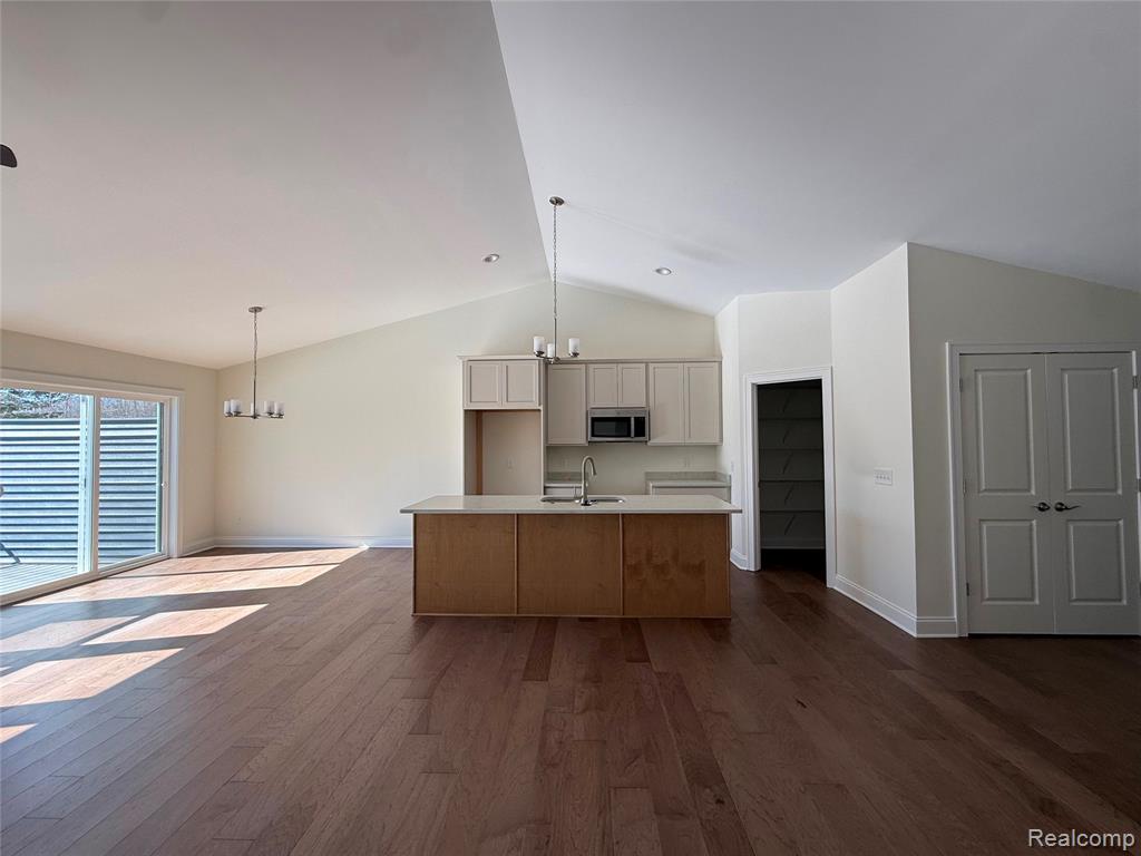 1089 Camellia Circle, 31, Howell, MI 48843 — Photo 5