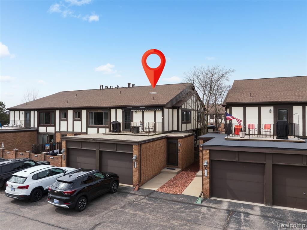 517 Country Club Drive, Saint Clair Shores, MI 48082 — Photo 2