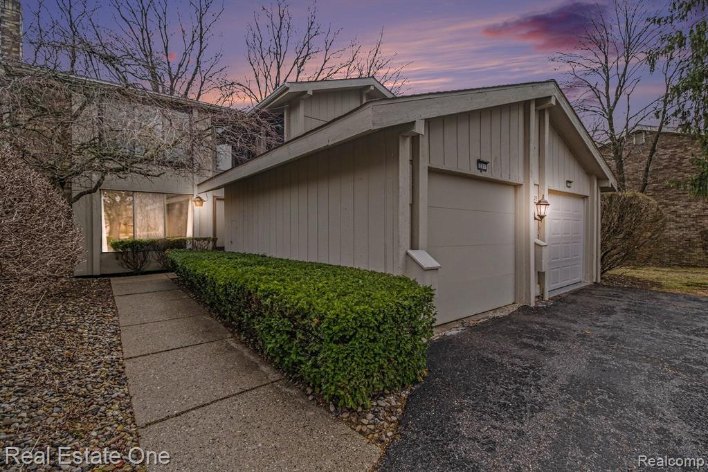 7329 Creek View Circle, West Bloomfield, MI — Photo 3