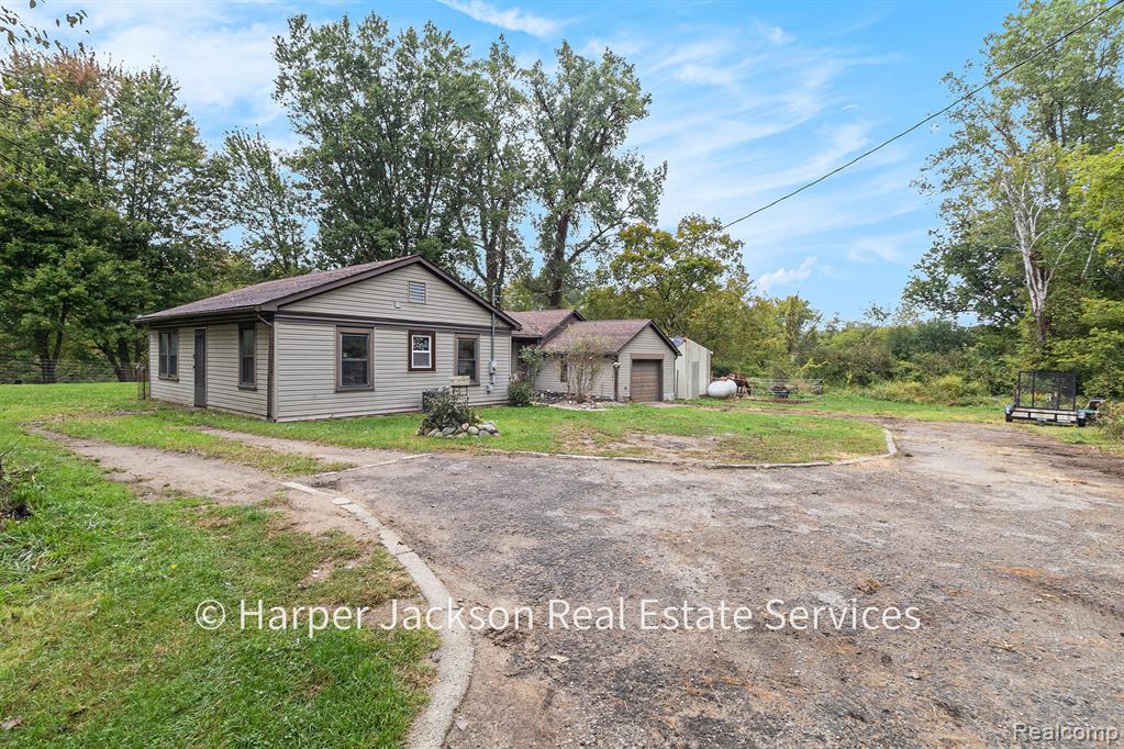 5621 Beard Road, Byron, MI 48418 — Photo 4