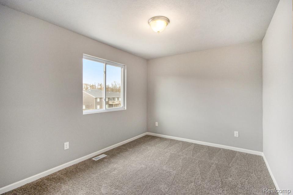8128 Towas Lane, Fowlerville, MI 48836 — Photo 14