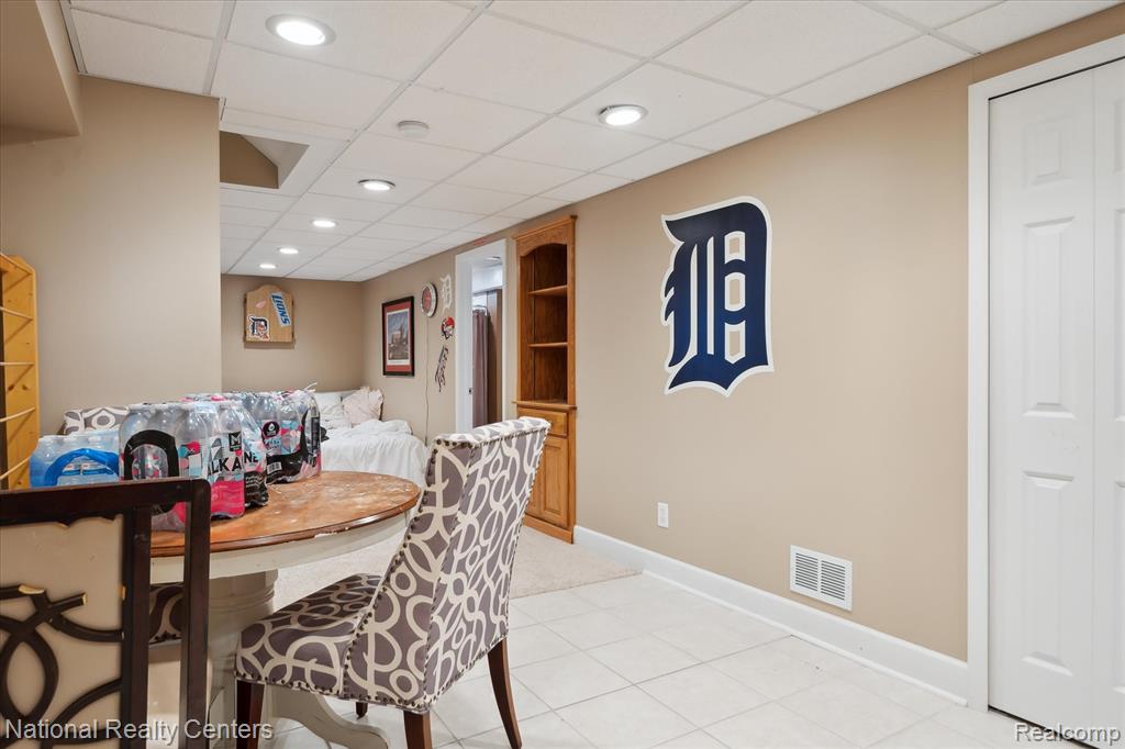 5885 Fairborn, Canton, MI, 48187