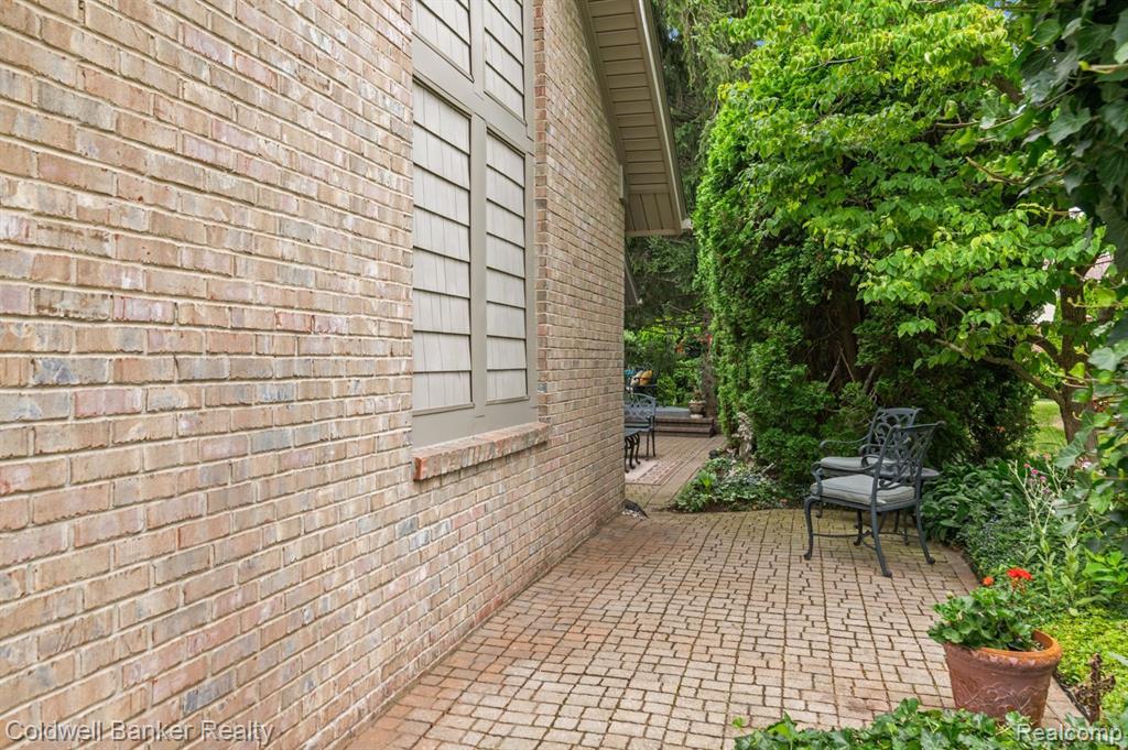 42012 PON MEADOW Drive, Northville, MI 48168 — Photo 35