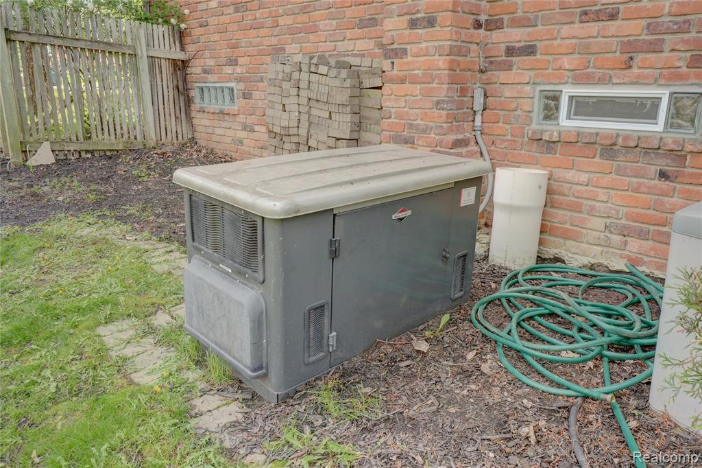 19341 Devonshire Street, Beverly Hills, MI 48025 — Photo 39