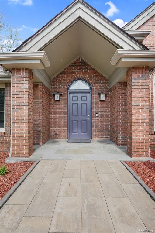 8261 STAGHORN Trail, Clarkston, MI 48348 — Photo 3