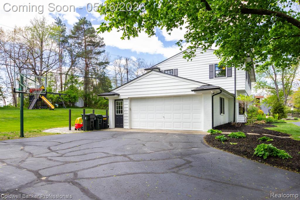 605 Apple Hill Lane, Rochester Hills, MI 48306 — Photo 39