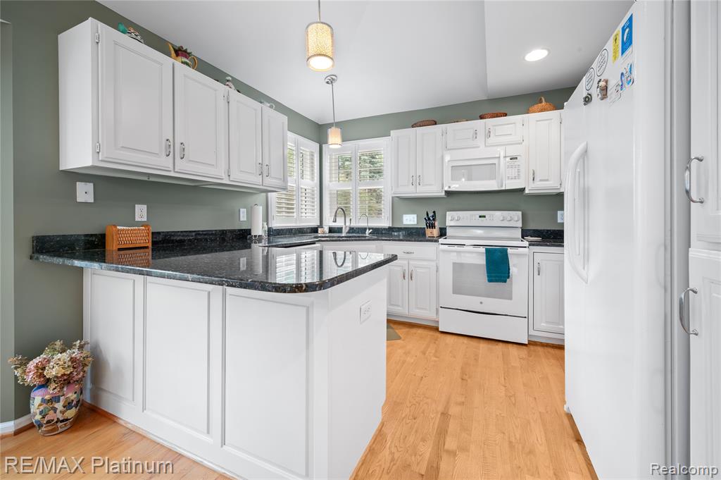 2336 Swans Cove, 7, Fenton, MI 48430 — Photo 10