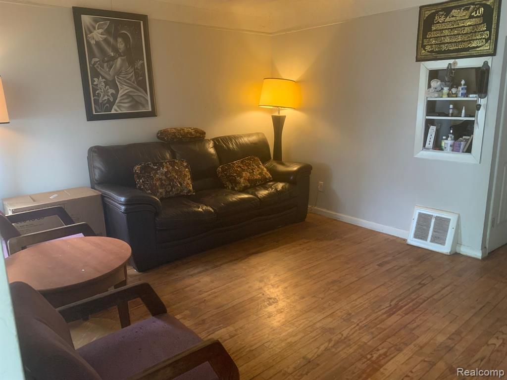 6110 GREENVIEW Avenue, Detroit, MI 48228 — Photo 14