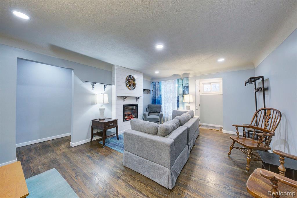 5239 GERALD Street, Warren, MI 48092 — Photo 5